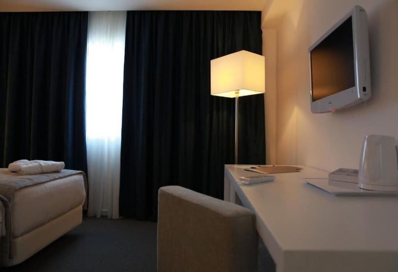 标准单人间, Anjo De Portugal