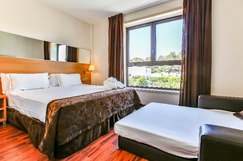 اتاق استاندارد چهار تخته, Desitges