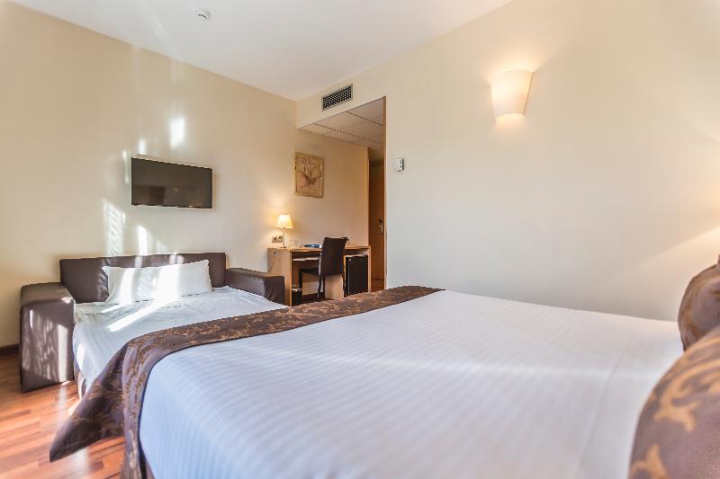 اتاق استاندارد چهار تخته, Desitges