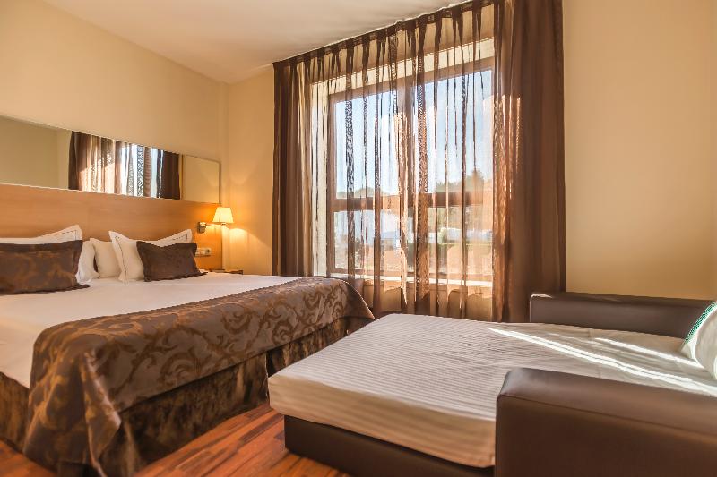 اتاق استاندارد چهار تخته, Desitges