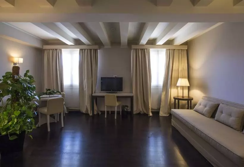 سوییت, Grand Hotel Villa Itria Congress & Spa