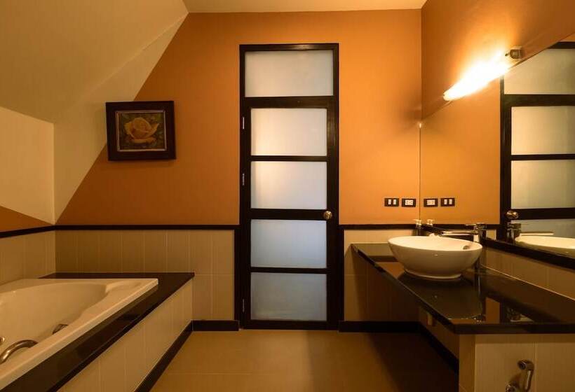 Ullakkohuone, Kiree Thara Boutique Resort