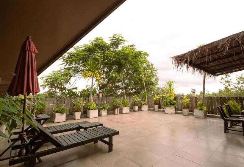 Ullakkohuone, Kiree Thara Boutique Resort