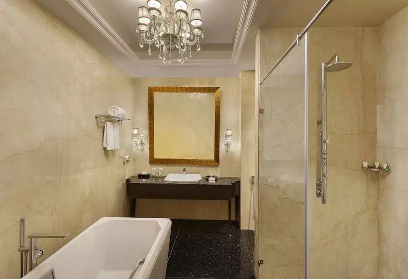 クラブルーム, La Marvella, Bengaluru