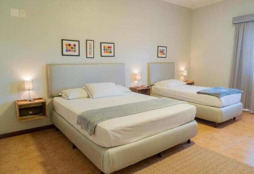 غرفة سوبيريور ثلاثية, Pousada Girassol