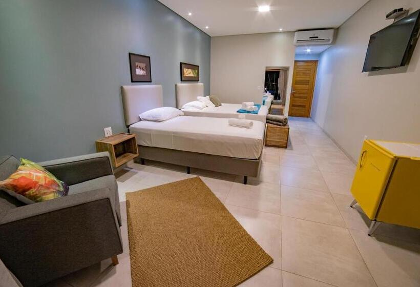 غرفة سوبيريور ثلاثية, Pousada Girassol