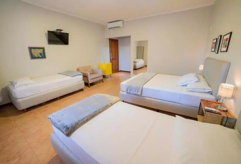 Economy Quadruple Room, Pousada Girassol