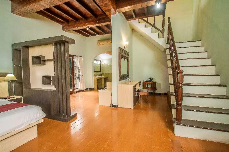Villa 2 Makuuhuonetta, Puri Saron Hotel Madangan   Gianyar