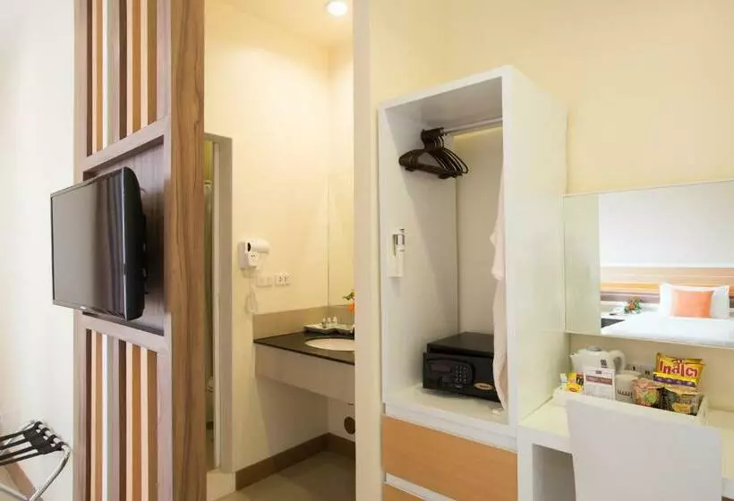 اتاق استاندارد سه نفره, Imm Hotel Thaphae Chiang Mai