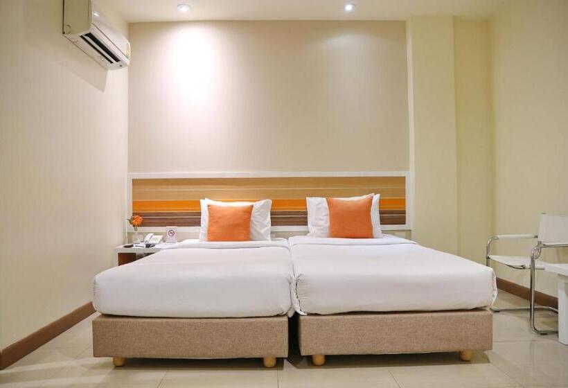 اتاق لوکس, Imm Hotel Thaphae Chiang Mai