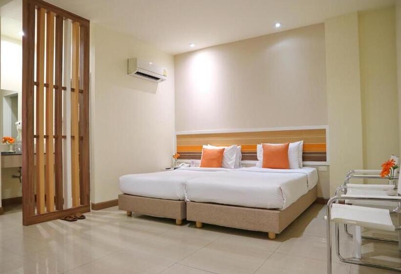 اتاق لوکس, Imm Hotel Thaphae Chiang Mai