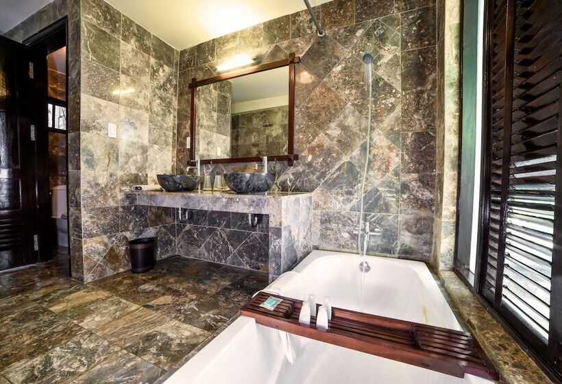 ویلای 1 خوابه با چشم‌انداز دریا, Le Belhamy Beach Resort & Spa Hoi An