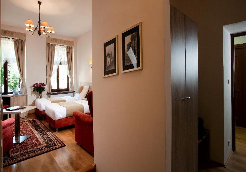 חדר סופריור לשלושה, Complejo Americano