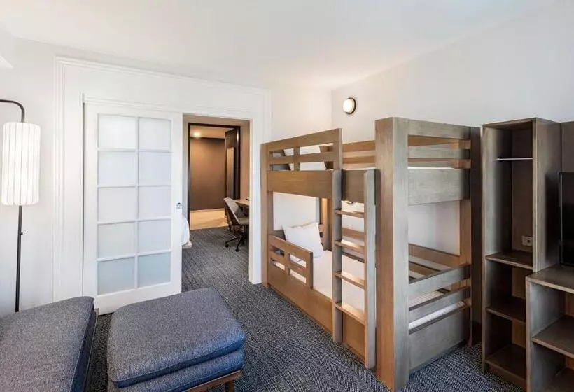 キングサイズベッドのスイートルーム, Courtyard By Marriott Anaheim Resort/convention Center
