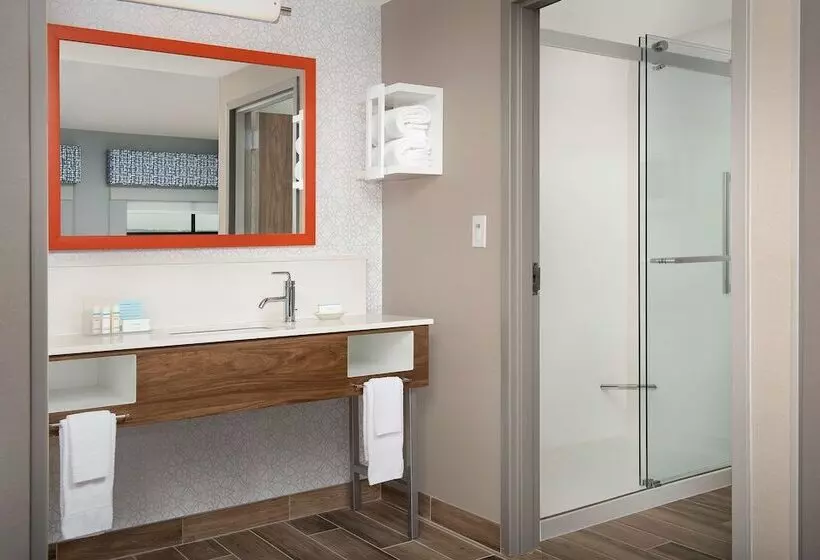 スイート, Hampton Inn Baltimoredowntownconvention Center