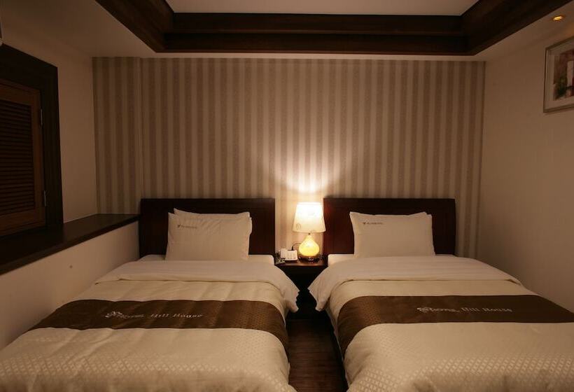 수피리어 룸, Hill House