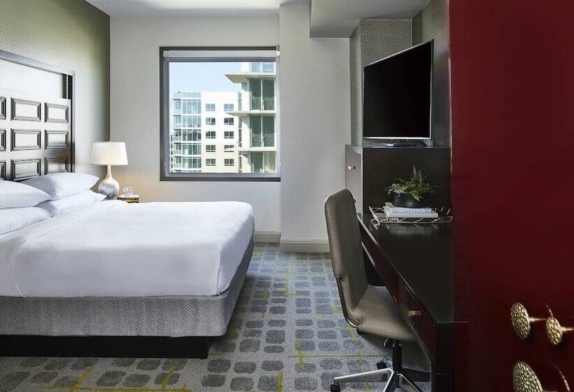 Номер Deluxe, Renaissance Atlanta Midtown