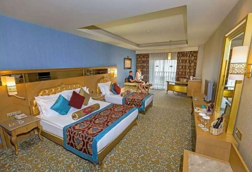 اتاق استاندارد با چشم‌انداز دریا, Royal Holiday Palace