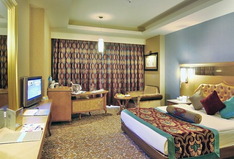 سوییت جونیور, Royal Holiday Palace