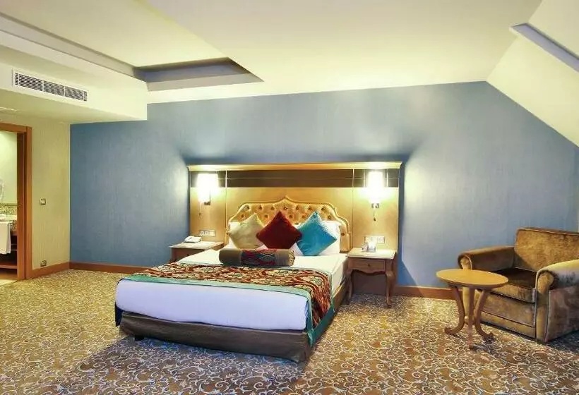 اتاق دوبلکس, Royal Holiday Palace