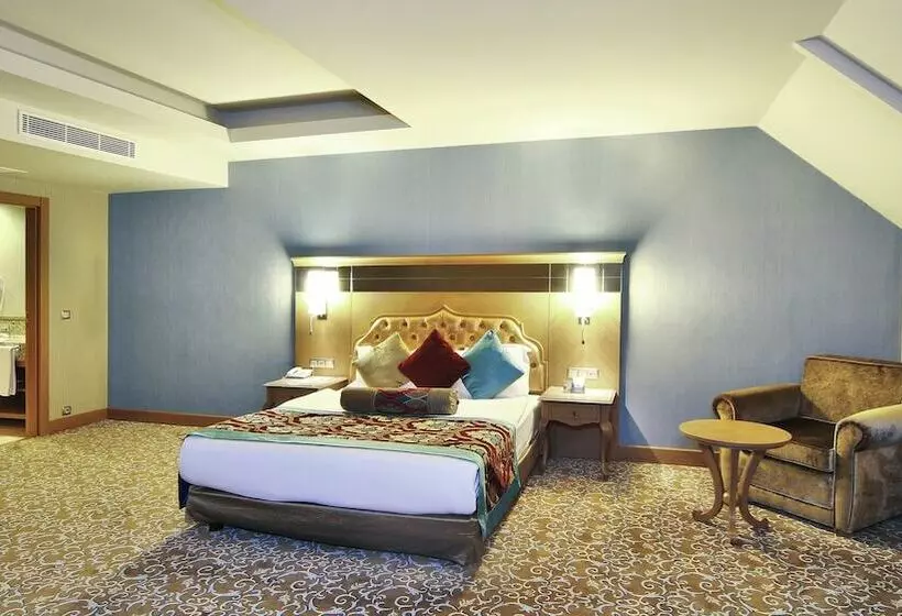 اتاق دوبلکس, Royal Holiday Palace