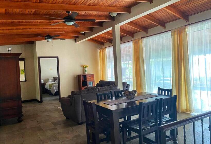 침실 3개 아파트, The Falls At Manuel Antonio