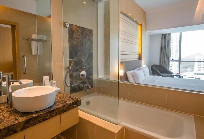 חדר דחוקס עם מיטת קינג, The Klagan Regency