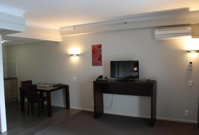 إستوديو سوبيريور, Apollo Hotel Rotorua