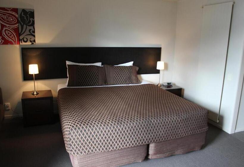 إستوديو سوبيريور, Apollo Hotel Rotorua