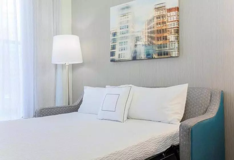キングサイズベッドのスイートルーム, Courtyard By Marriott Pittsburgh Downtown