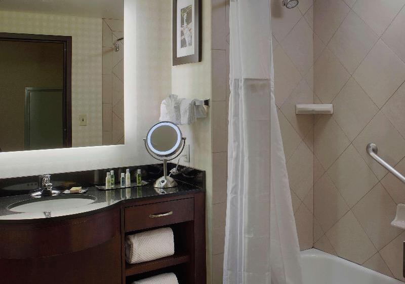 Люкс Кровать Кинг, Doubletree Suites By Hilton Bentonville