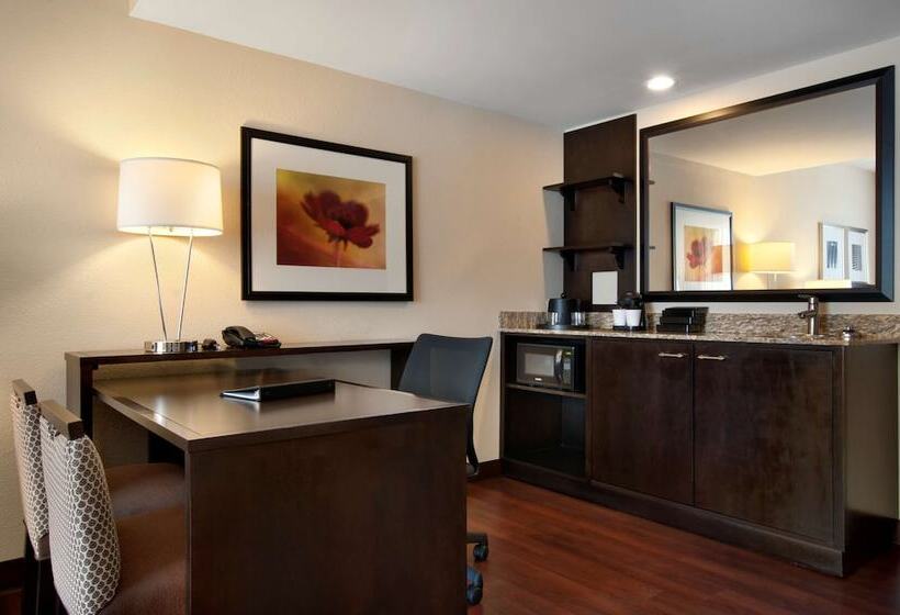 جناح بريميوم, Embassy Suites By Hilton Jackson North Ridgeland