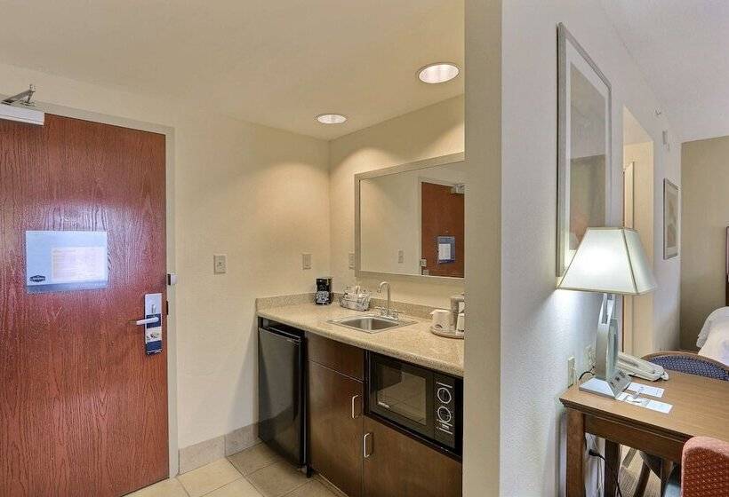 스탠다드 스튜디오, Hampton Inn & Suites Savannah I 95 South Gateway