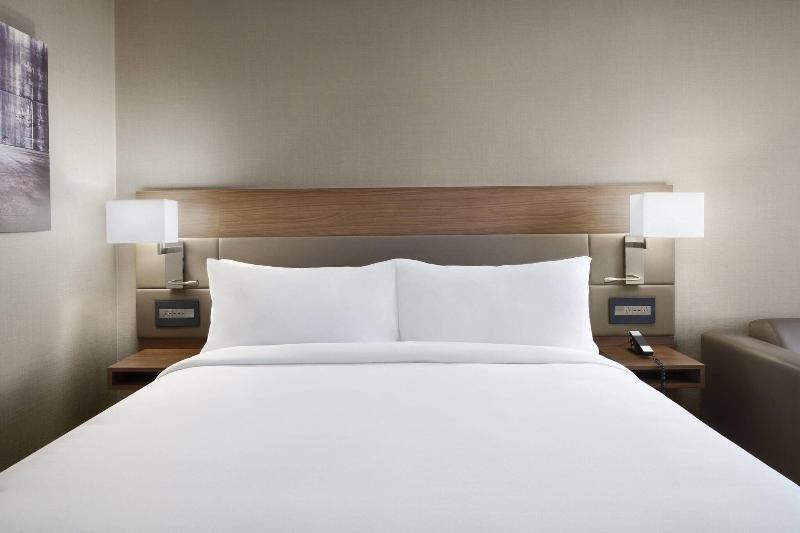 스탠다드 룸, Hampton Inn & Suites Savannah   I 95 South   Gateway