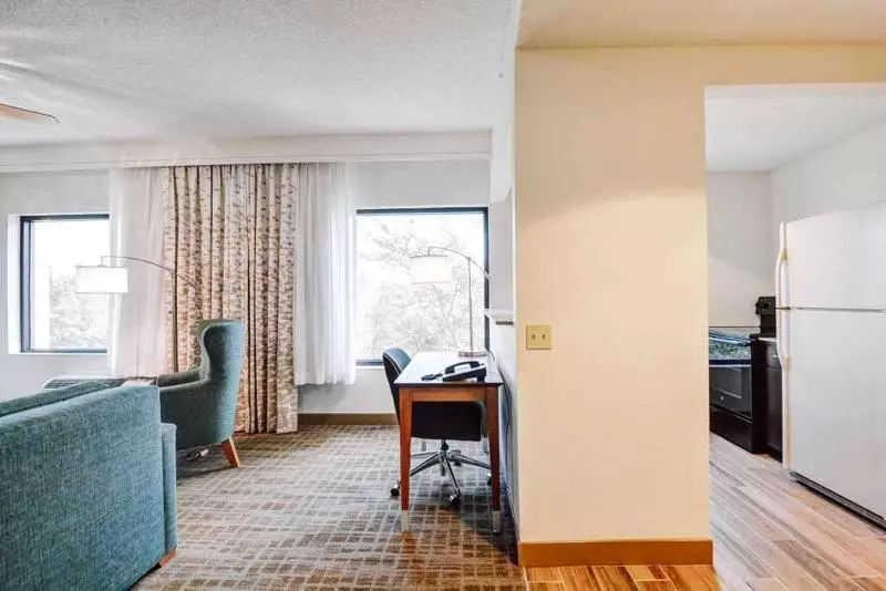 キングサイズベッドのスイートルーム, Hampton Inn Palm Beach Gardens