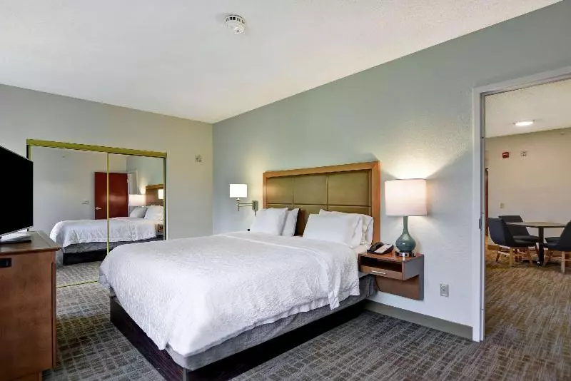 キングサイズベッドのスイートルーム, Hampton Inn Palm Beach Gardens