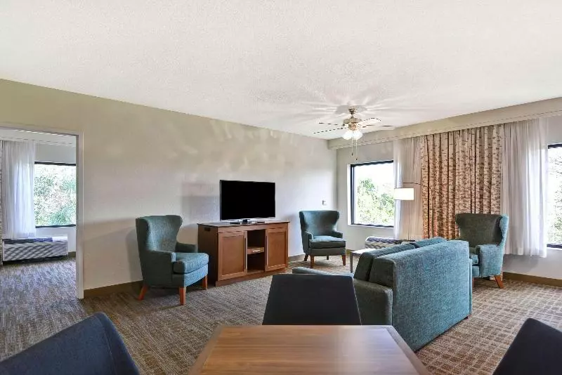 キングサイズベッドのスイートルーム, Hampton Inn Palm Beach Gardens