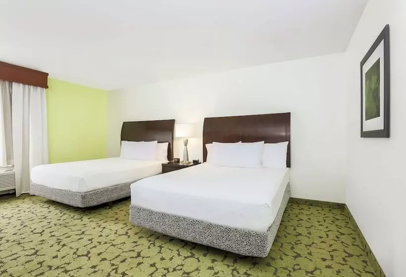 Standard-invahuone, Hilton Garden Inn Dallas Lewisville