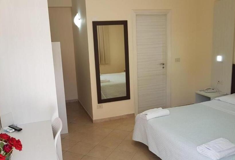 スタンダードトリプルルーム, La Praia