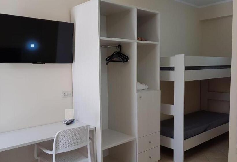 スタンダード4人部屋, La Praia