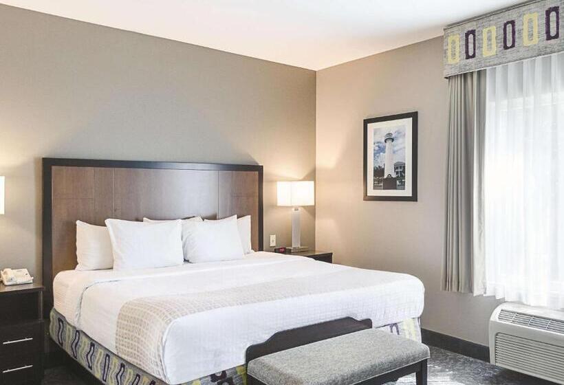 מיטת קינג בסוויטה, La Quinta By Wyndham Biloxi