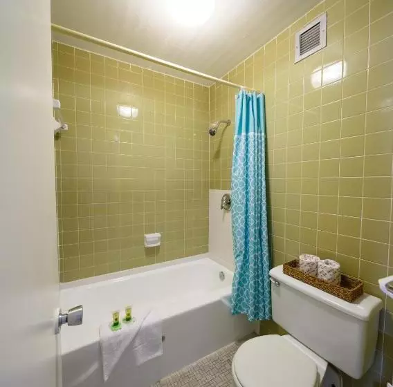 اتاق لوکس, Naples Garden Inn