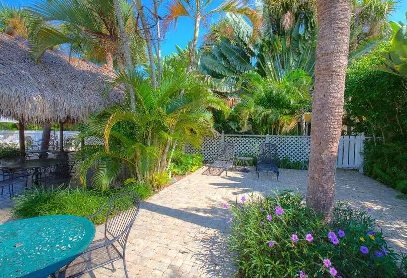 اتاق لوکس با تخت بزرگ, Naples Garden Inn