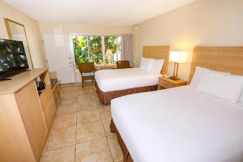 اتاق استاندارد, Naples Garden Inn