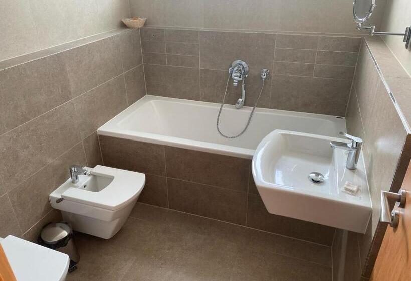 Suite with lake view, Rakovec