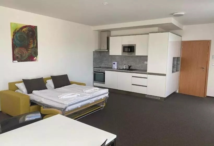 Suite with lake view, Rakovec