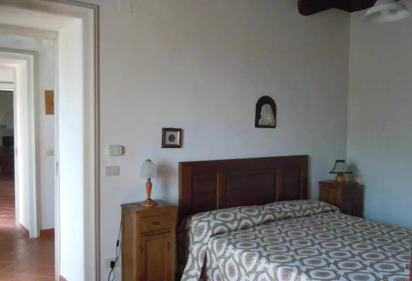 3ベッドルームハウス, Agriturismo Le Carolee