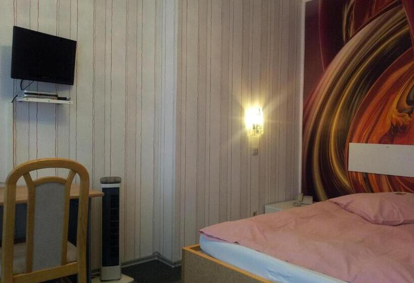 اتاق استاندارد یک نفره, Am Hallenbad Hotel Garni