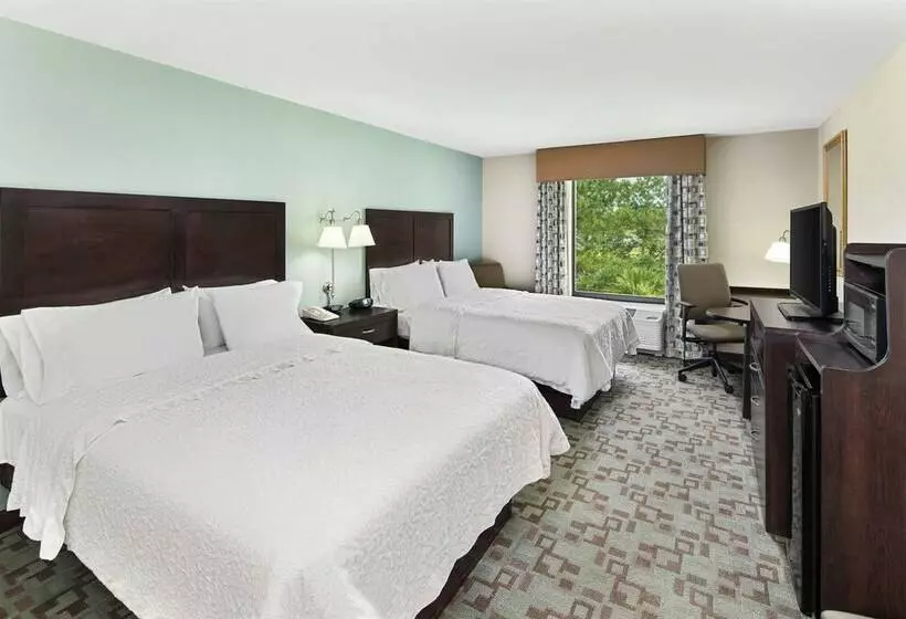 ２ダブルベッドのスタンダードルーム, Hampton Inn & Suites Savannahairport