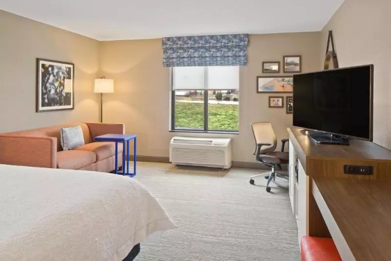 キングサイズベッドのスタンダードルーム, Hampton Inn & Suites Spokane Valley